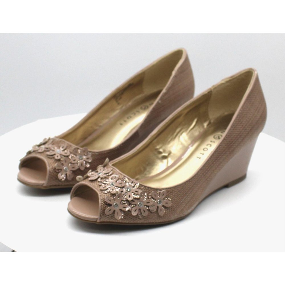 Karen Scott Brooke Pumps - Picture 4 of 8